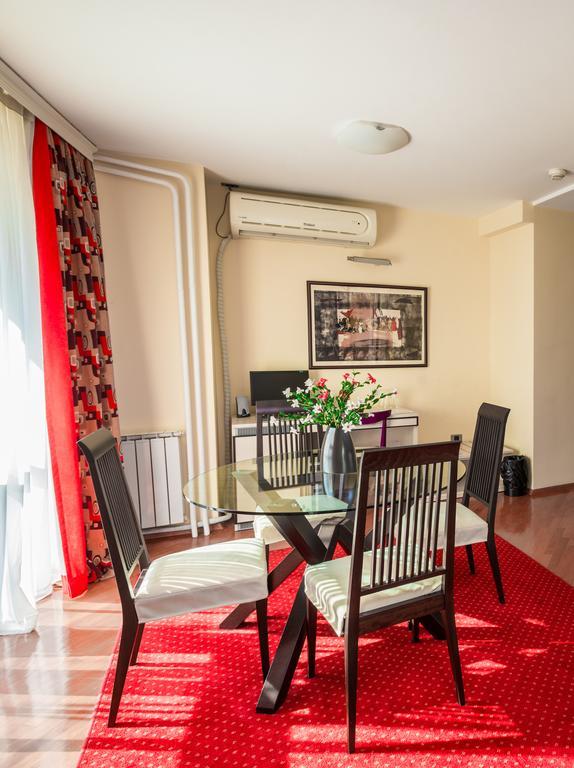 Pelister Skopje Acomodação com café da manhã Quarto foto